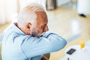 Ik blijf hoesten. Niemand lijkt me te kunnen helpen.